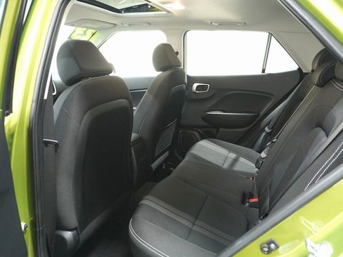 Certified 2023 Hyundai Venue SEL image 13