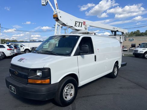 Used 2009 Chevrolet Express 3500 image 5