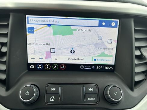 Certified 2022 GMC Acadia SLE w/ Driver Convenience Package image 10