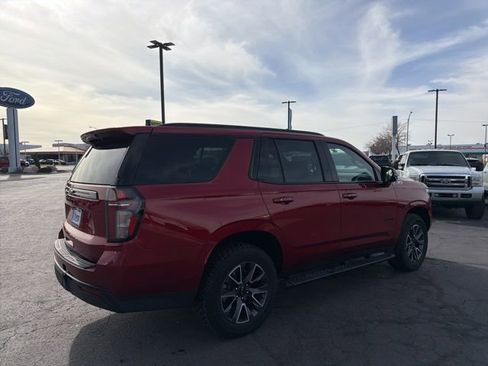 Used 2023 Chevrolet Tahoe Z71 w/ Luxury Package AWD/4WD image 5