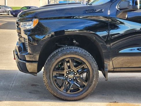 Used 2024 Chevrolet Silverado 1500 LT Trail Boss w/ Convenience Package II image 16