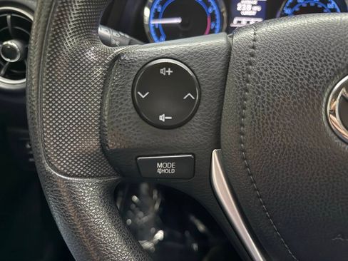 Used 2019 Toyota Corolla LE FWD image 23