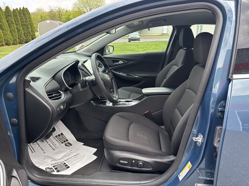 Used 2025 Chevrolet Malibu LT FWD image 13