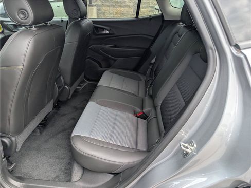 Used 2024 Chevrolet Trax LT w/ Driver Confidence Package FWD image 13