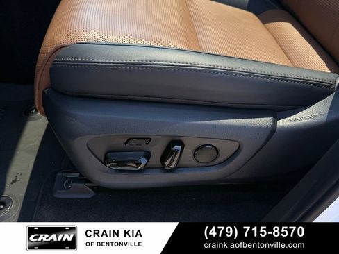 Used 2025 Lexus GX 550 w/ Accessory Package (2T) AWD/4WD image 11