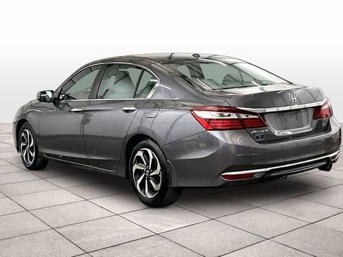 Used 2017 Honda Accord EX image 11
