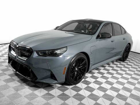 Used 2025 BMW M5 w/ Carbon Package image 8