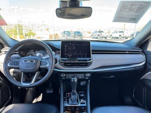 Used 2023 Jeep Compass Latitude image 15