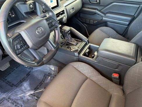 Certified 2024 Toyota Tacoma SR5 AWD/4WD image 12