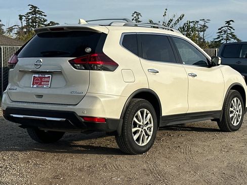 Certified 2020 Nissan Rogue SV image 3