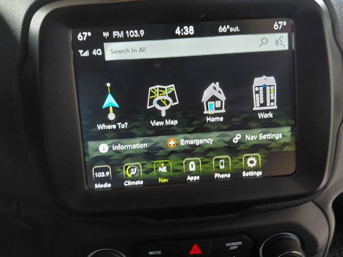Certified 2023 Jeep Renegade Latitude AWD/4WD image 19