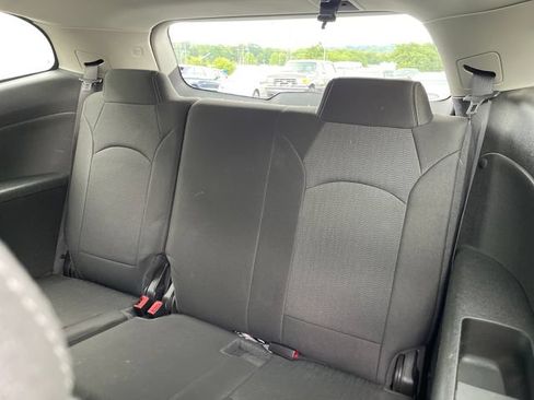 Used 2017 Chevrolet Traverse LT FWD image 28