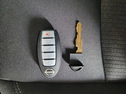 Used 2025 Nissan Altima 2.5 S FWD image 32