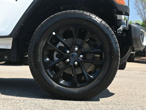 Used 2025 Jeep Wrangler Sahara w/ Safety Group image 22