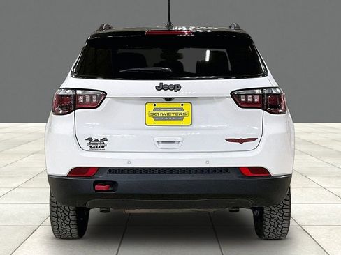Used 2025 Jeep Compass Trailhawk AWD/4WD image 4