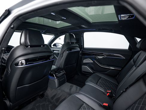 Used 2022 Audi S8 w/ S8 Comfort Plus Package image 20