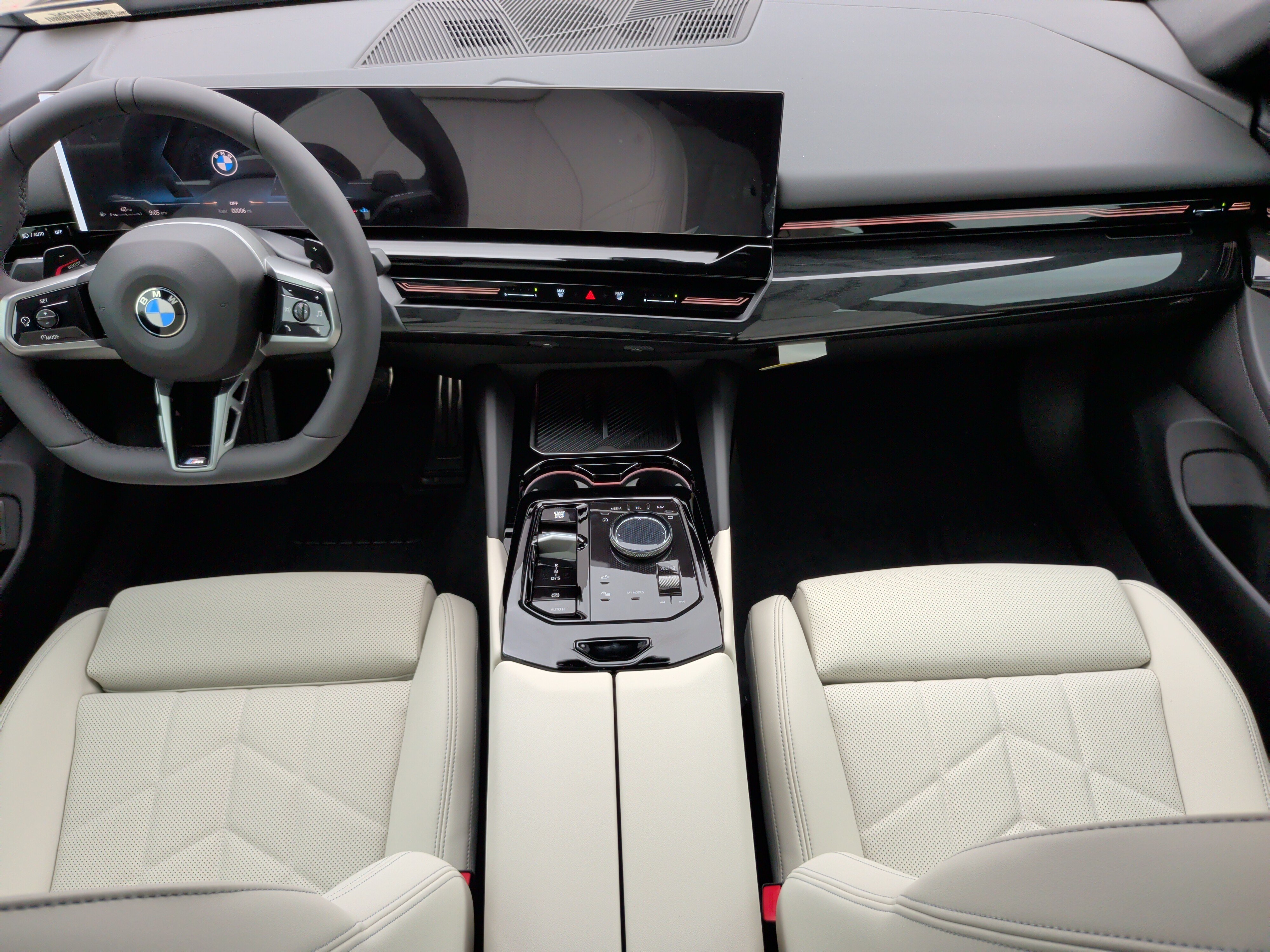 Certified 2026 BMW 530i xDrive w/ M Sport Package AWD/4WD image 33