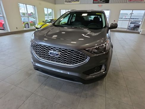 Used 2024 Ford Edge SEL w/ Convenience Package AWD/4WD image 2