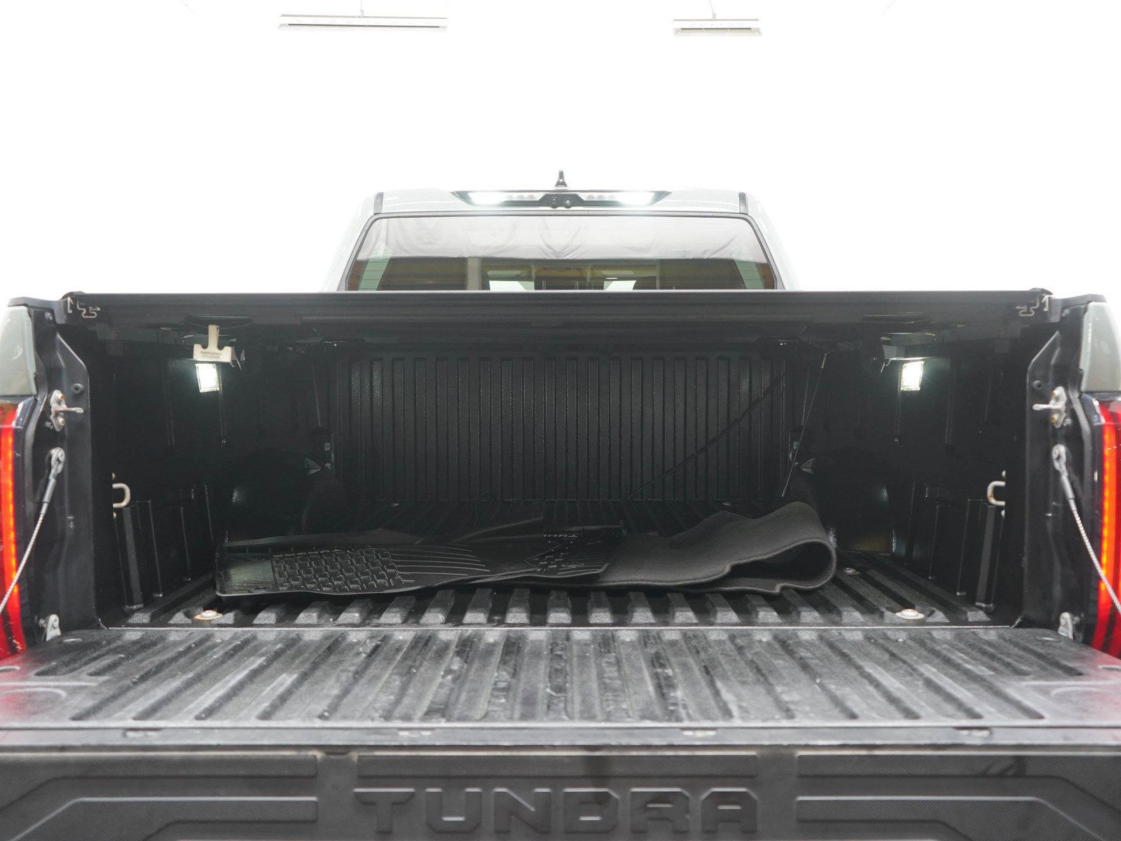 Used 2022 Toyota Tundra Limited AWD/4WD image 16