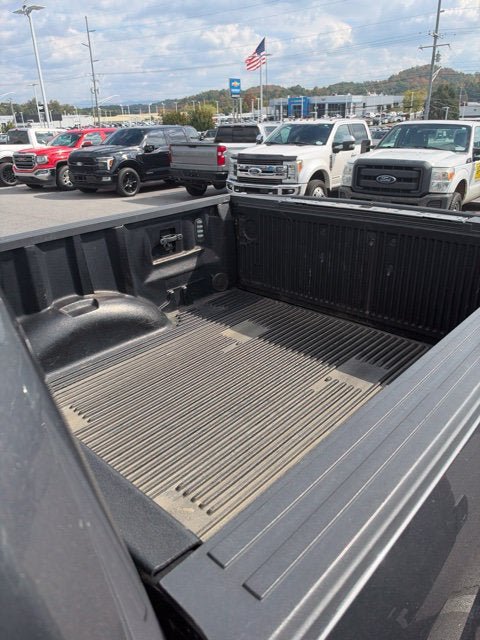 Used 2016 Ford F150 XLT w/ Equipment Group 302A Luxury AWD/4WD image 9