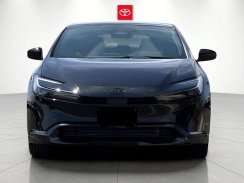 New 2027 Toyota Prius FWD image 7