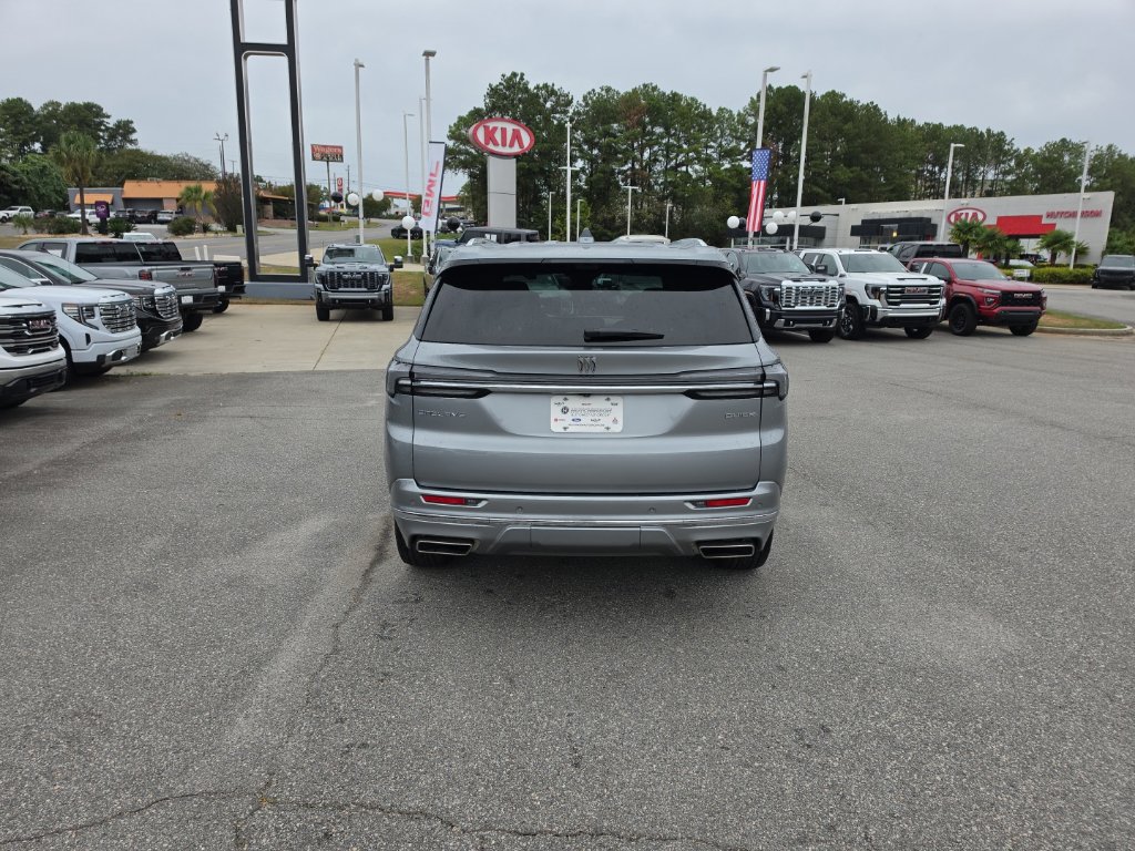 Used 2025 Buick Enclave Avenir w/ Super Cruise Package FWD image 6