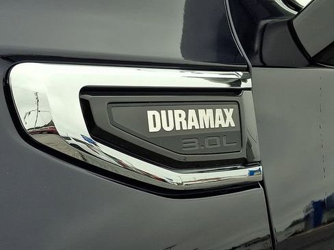 Used 2024 GMC Yukon XL SLT w/ SLT Luxury Package image 30