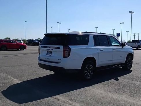 Certified 2024 Chevrolet Suburban Z71 w/ Luxury Package AWD/4WD image 8