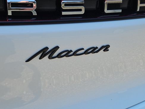 Certified 2026 Porsche Macan AWD/4WD image 13