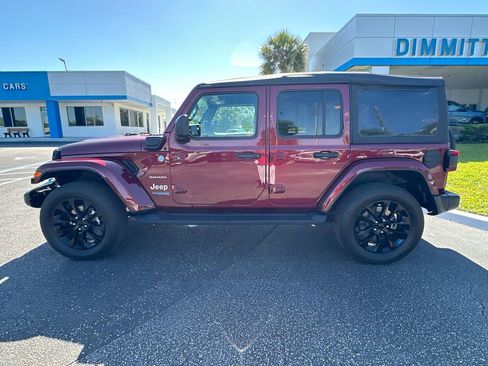 Used 2022 Jeep Wrangler Unlimited Sahara AWD/4WD image 8