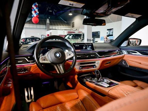 Used 2022 BMW 750i xDrive w/ Luxury Rear Seating Package AWD/4WD image 29