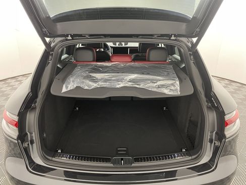 Used 2025 Porsche Macan image 21