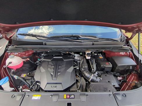 Used 2025 Kia Carnival image 36