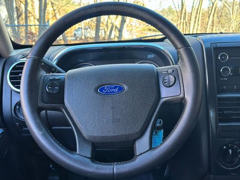 Used 2010 Ford Explorer Sport Trac XLT image 30