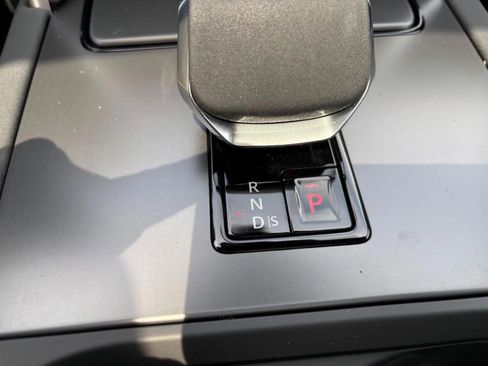 Used 2025 Land Rover Discovery Sport Dynamic SE image 29