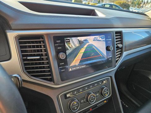 Used 2018 Volkswagen Atlas SE image 33