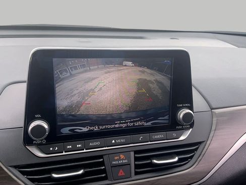 Used 2024 Nissan Altima 2.5 SV FWD image 27