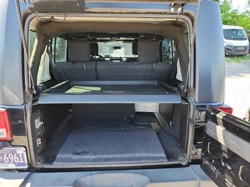 Used 2010 Jeep Wrangler Unlimited Sport AWD/4WD image 27