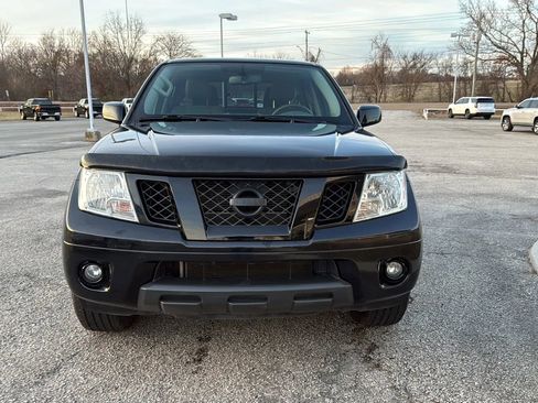 Used 2021 Nissan Frontier SV w/ Midnight Edition Floor Mats image 2