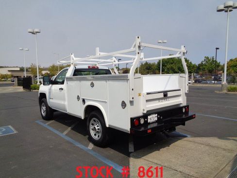 Used 2018 Chevrolet Silverado 3500 W/T RWD image 4