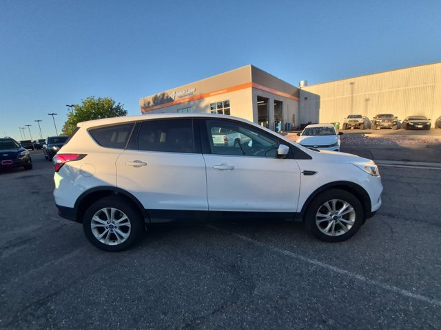 Used 2017 Ford Escape SE w/ SE Cold Weather Package AWD/4WD image 4