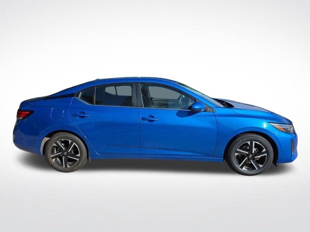 Used 2025 Nissan Sentra SV FWD image 10