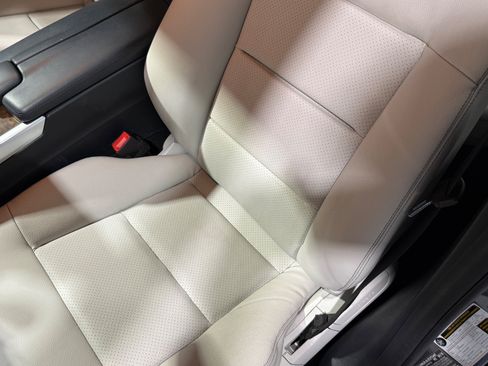 Used 2016 Mercedes-Benz E 350 4MATIC Sedan image 21