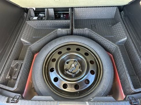 Used 2024 Ford Edge Titanium image 30