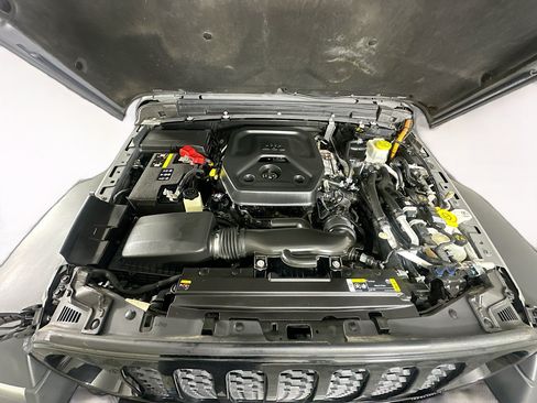 Used 2023 Jeep Wrangler Unlimited w/ Dual Top Group AWD/4WD image 31