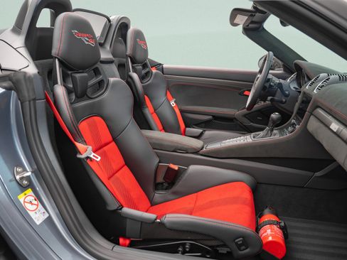Used 2025 Porsche 718 Boxster Spyder RS RWD image 10