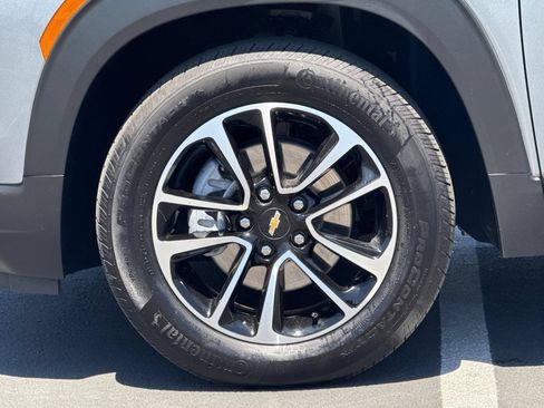 Used 2025 Chevrolet TrailBlazer LT FWD image 15