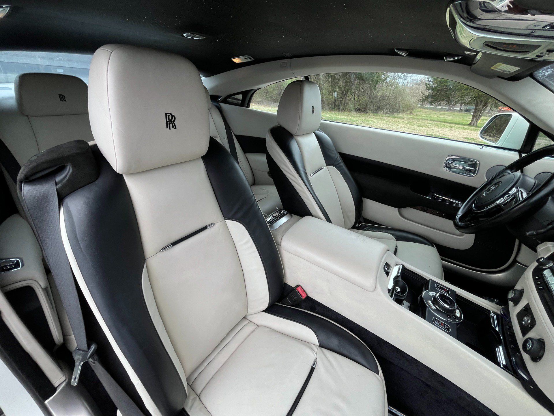 Used 2016 Rolls-Royce Wraith RWD image 31