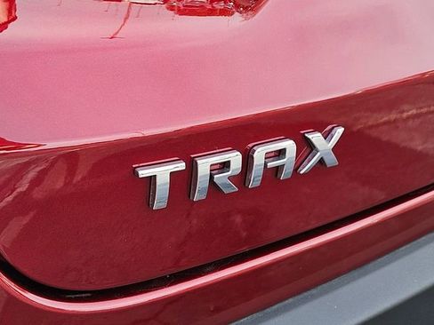 Used 2025 Chevrolet Trax LT w/ LT Convenience Package image 16