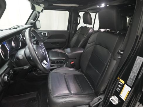 Used 2023 Jeep Wrangler Unlimited Sahara AWD/4WD image 7